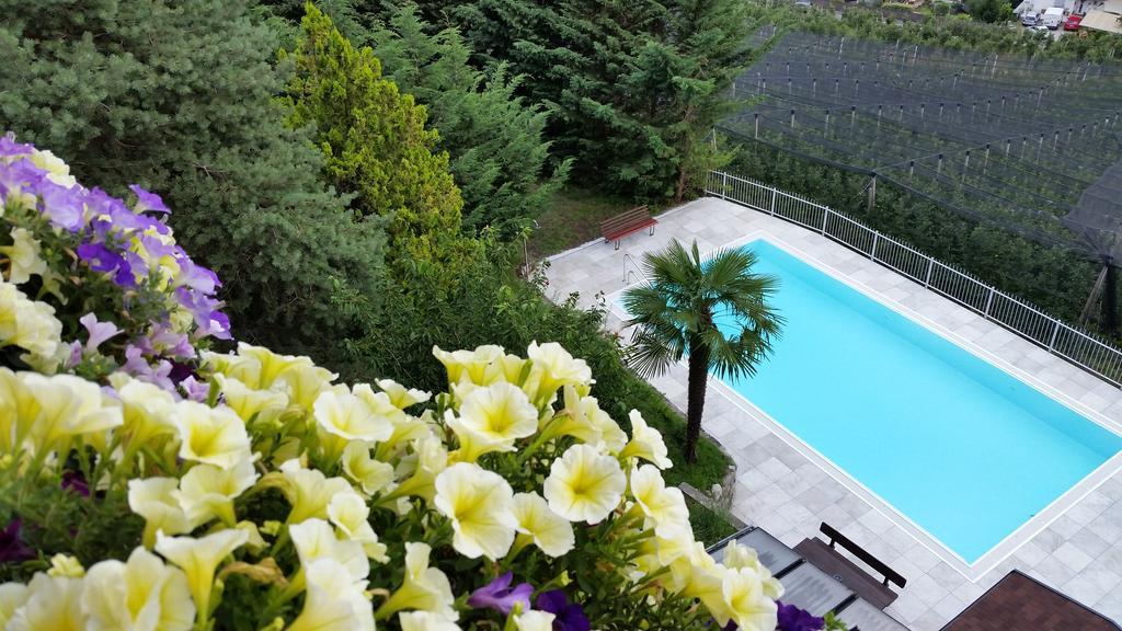 Pension Weinberg リフィアーノ エクステリア 写真